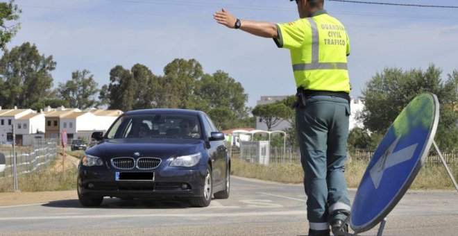 Guardias civiles denuncian los recortes en Tráfico mientras aumentan los accidentes