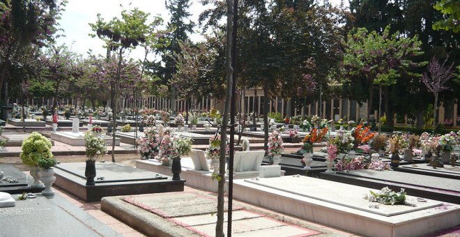 La Fiscalía investiga los contratos 'fantasma' del PP en el cementerio de Granada