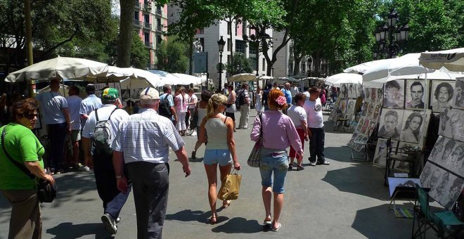 Un hombre crea alarma en la Rambla con un arma de aire comprimido