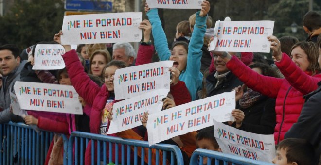 Carmena vuelve a ceder el palco VIP de la cabalgata de Reyes a niños con discapacidad