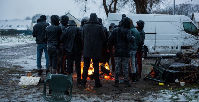 Ni Francia ni Reino Unido enviaron ayuda a los migrantes que se ahogaron en un naufragio en el estrecho de Calais en 2021