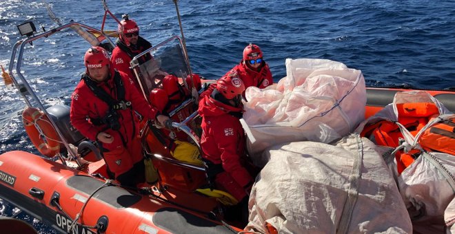 Rescatadas 800 personas en el Mediterráneo, entre ellas siete niños con agua en pulmones