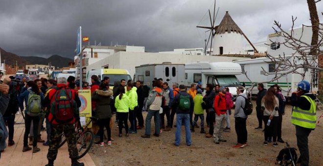 Una 500 personas intensifican la búsqueda del niño desaparecido en Níjar