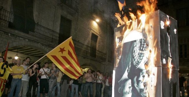 Estrasburgo condena a España por vulnerar la libertad de expresión de dos jóvenes que quemaron fotos de los reyes