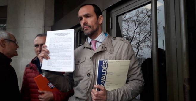 La querella contra miembros de Podemos por críticas a la Policía fue interpuesta por el despacho del marido de Begoña Villacís (Cs)