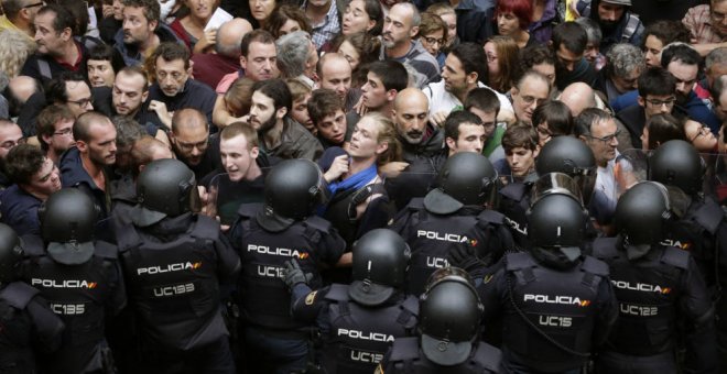 La Policía justifica el uso de las pelotas de goma el 1-O porque se sintieron acorralados