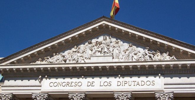 "#LaManada también lleva toga": la clase política se vuelca contra la decisión judicial