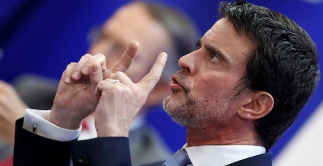 Valls matiza y dice ahora que no volverá a la política en Francia y que se quedará en Barcelona aunque no gane la alcaldía