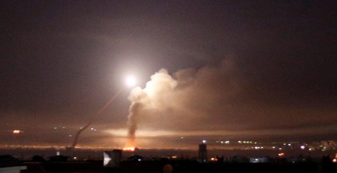 Israel lanza el mayor bombardeo en Siria desde 1973 en respuesta a un ataque de Irán un día después de la ruptura del pacto nuclear
