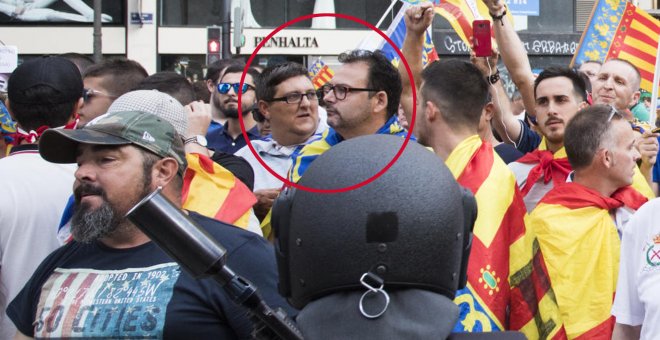 El PSOE permite a un imputado por ataques ultras participar en un acto del partido