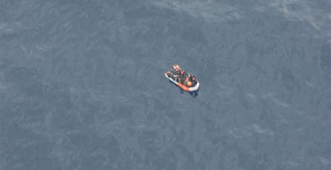 Rescatadas 95 personas a bordo de cuatro pateras en las costas de Cádiz
