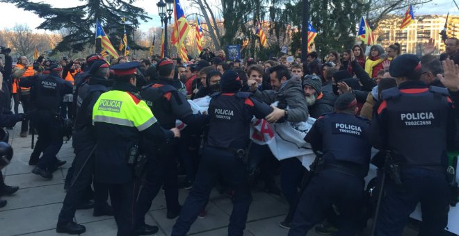 Les vuit persones citades a Lleida pels actes contra la detenció de Puigdemont s'acullen al dret de no declarar