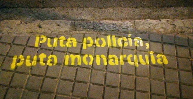 Aparecen pintadas con letras de Valtonyc en la calle 'Llibertat' de una localidad de Girona