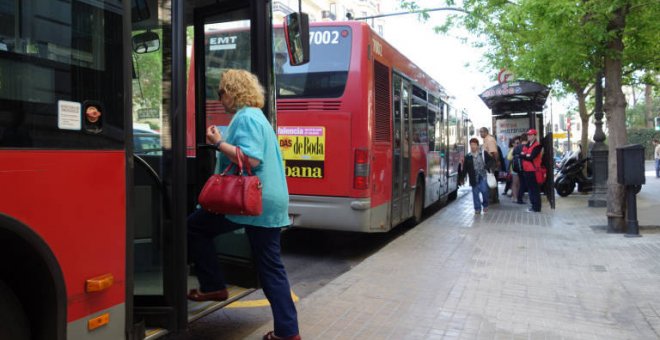 Detenido un conductor de la EMT de Valencia por masturbarse mientras conducía