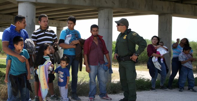 La cara más inhumana de la política antimigración de Trump muestra a niños enjaulados y separados de sus padres