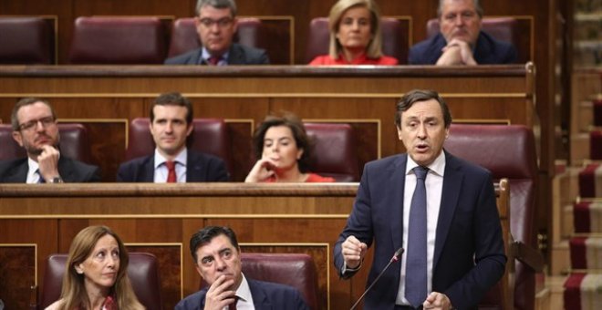 Hernando acusa a Sánchez de "pagar a los terroristas" por planear el acercamiento de presos a Euskadi