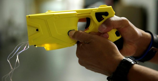 El Defensor del Pueblo reclama a Interior una regulación estatal "exhaustiva y detallada" para el uso de pistolas táser