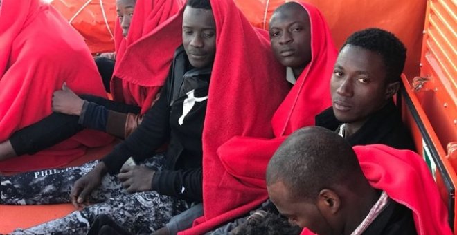 Más de un centenar de personas rescatadas en tres pateras en el primer día de 2019