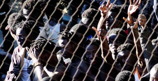 Más de 40 entidades sociales acusan al Gobierno de hacer "devoluciones en caliente en diferido" a los 116 migrantes