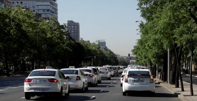 Los taxistas madrileños deciden secundar una huelga indefinida