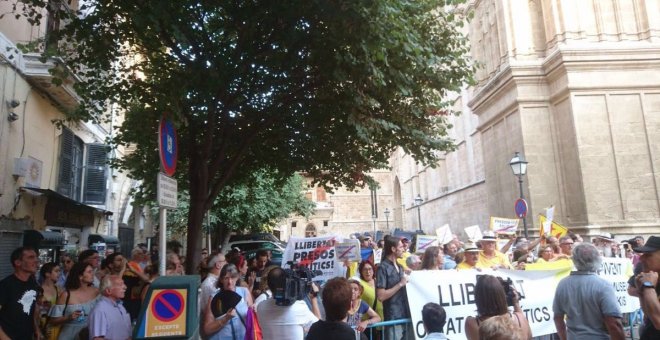 Recepció del rei a Palma marcada pels crits en favor de la llibertat dels presos polítics