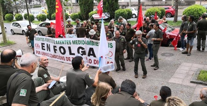 Los agentes forestales de Galicia preparan una caja de resistencia para evitar que la Xunta reviente su huelga