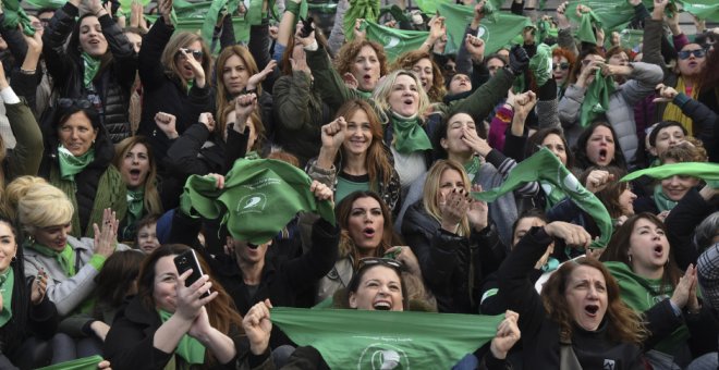 La votación en Argentina por el aborto legal y su impacto en América Latina