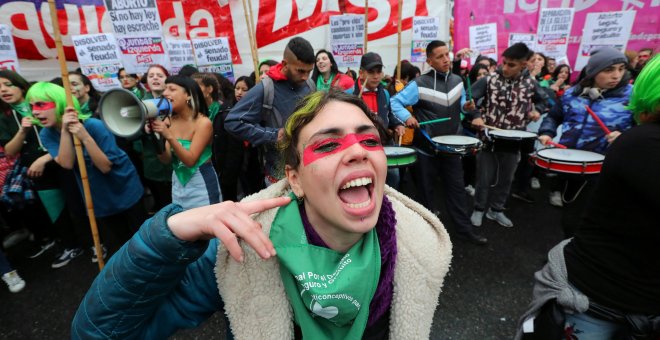 El movimiento feminista llena las calles de Buenos Aires a favor del aborto