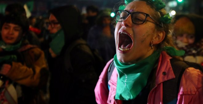 Activistas entonarán una versión del himno feminista dirigido al "Congreso opresor" en el 'pañuelazo' de Argentina