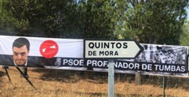 Colocan pancartas franquistas en el camino de los ministros a Quintos de Mora, donde se reunirá el Gobierno