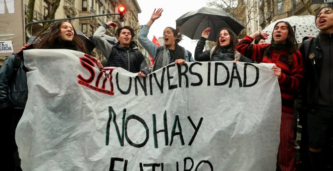 Estudiantes y profesores contra los ajustes de Macri en la universidad