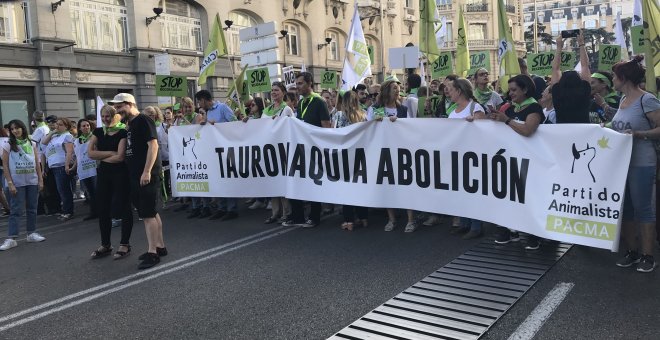 “Misión abolición”: el grito de miles de animalistas contra las becerradas en Madrid