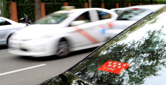 El Gobierno cede a las autonomías la regulación de Uber y Cabify, que no podrán eliminar las licencias de VTC hasta 2021
