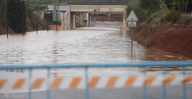 Cases inundades i rescat d'ocupants de cotxes a Castelló per les fortes pluges