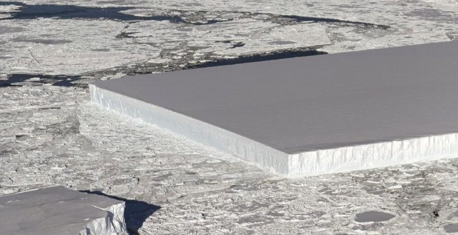 La NASA descubre un iceberg perfectamente rectangular en la Antártida