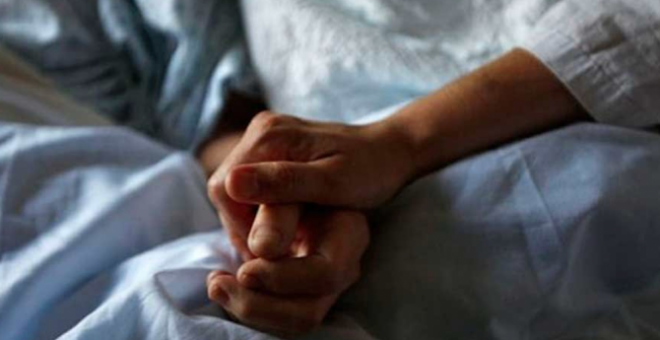 Es mentira que los ancianos "corran" de los hospitales en países del norte de Europa por miedo a la eutanasia, como asegura Abascal