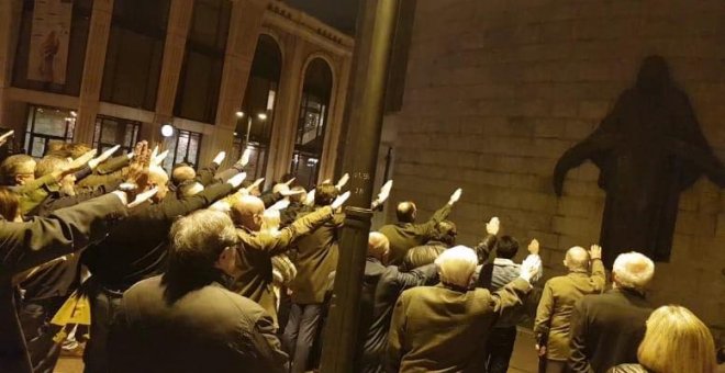 La Hermandad de Defensores de Oviedo ofrece un panteón que posee para acoger los restos de Franco