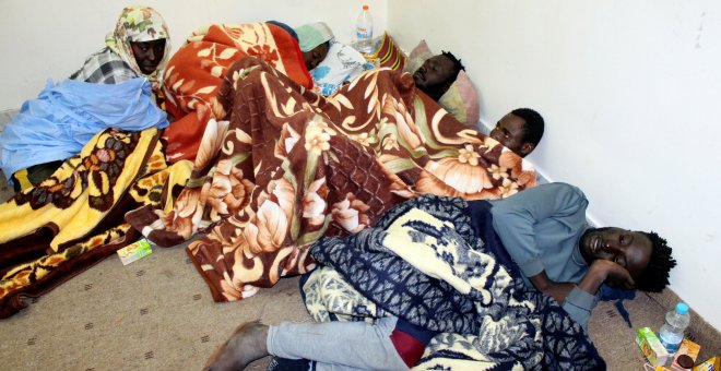 Mueren 15 migrantes y diez sobreviven tras 12 días sin agua ni comida frente a la costa libia
