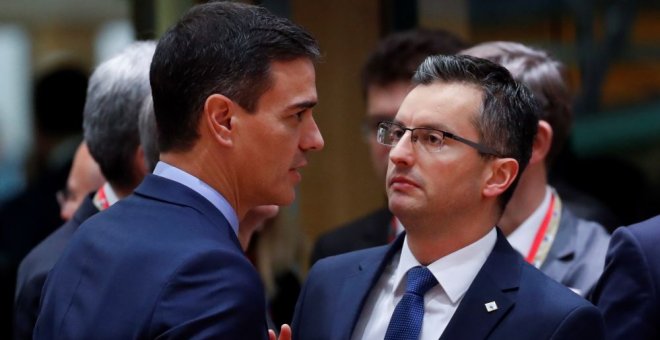 Sánchez y el primer ministro esloveno charlan en Bruselas sobre la visita de Torra a Liubliana