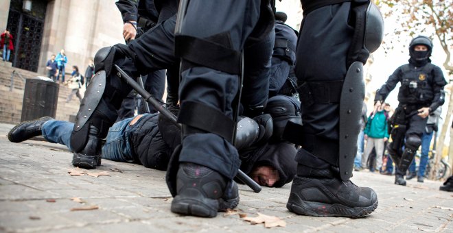Las protestas de los CDR en Catalunya dejan 13 detenidos y 77 heridos leves