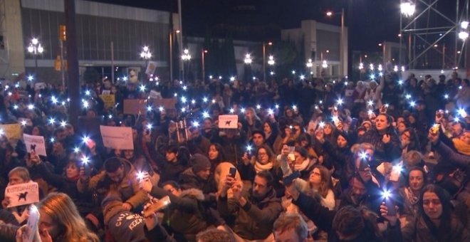 Manifestació per la mort a trets d'una gossa per part d'un agent de la Guàrdia Urbana