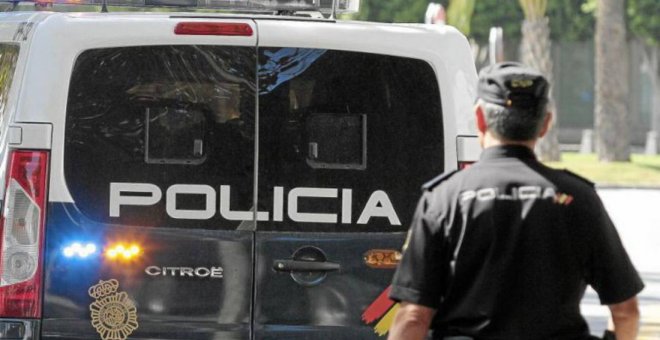 Dos policías denuncian a un repartidor por hablarles en valenciano