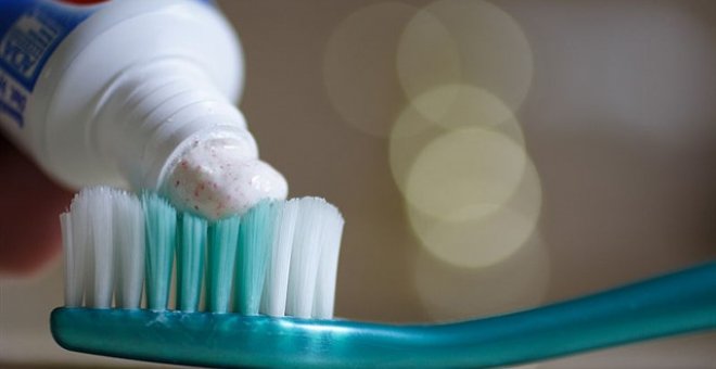 Cepillarse los dientes puede ayudar a prevenir la disfunción eréctil