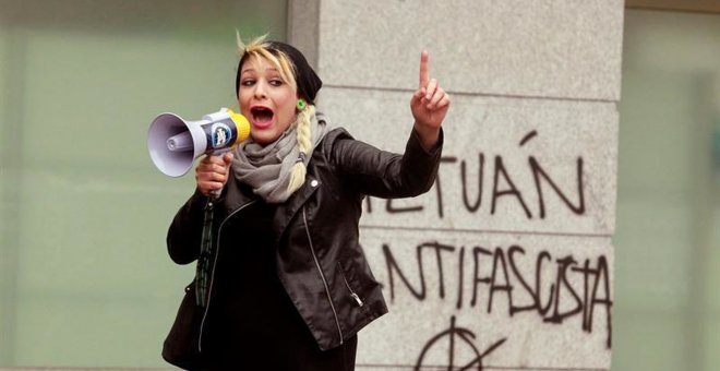 La Fiscalía pide tres años para la líder del grupo neonazi Hogar Social Madrid
