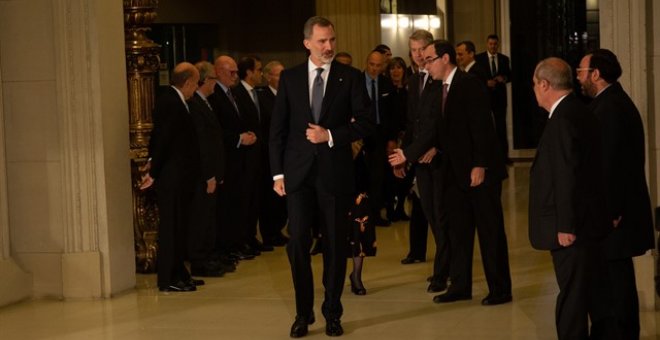 El rey destaca en el Mobile que la Constitución ha hecho de España una "democracia plena"