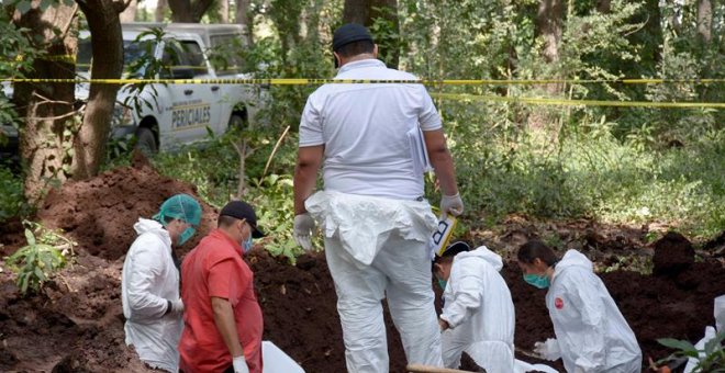Encuentran fosa clandestina con al menos 27 cuerpos en el norte de México