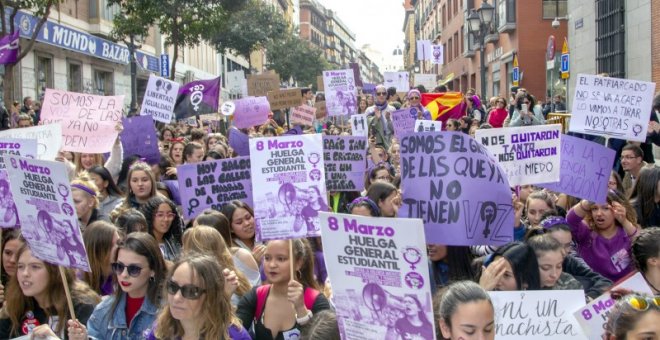 9 de febrero, manifestación feminista en Sevilla en protesta por el parón del Gobierno andaluz a 241 proyectos