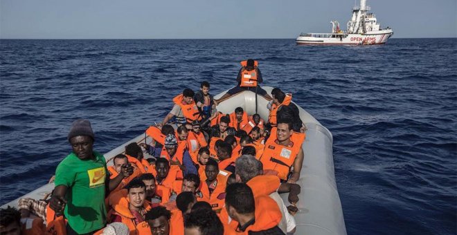 Alertan de que puede haber 100 desaparecidos frente a las costas de Libia tras un naufragio