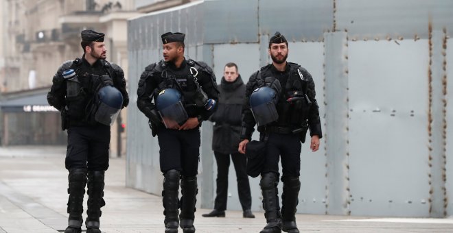 Militares franceses se unen a la policía para encarar la última protesta de los chalecos amarillos