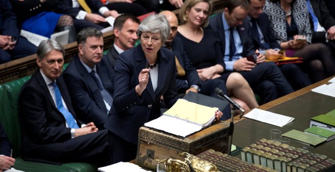 El Parlamento británico aprueba retrasar el brexit más allá del 29 de marzo